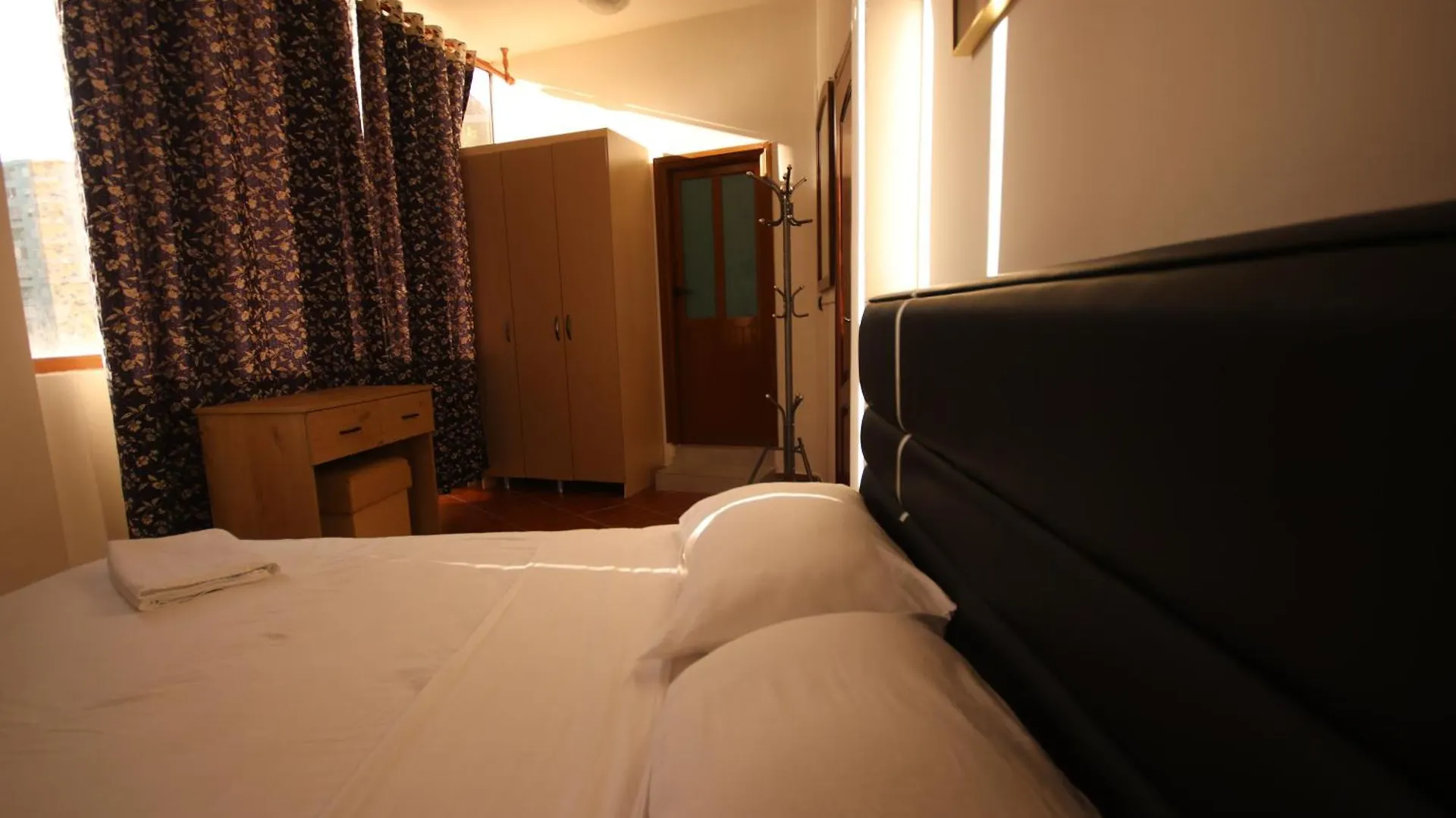 Vila Bajrami Vlorë 0*,  Albania