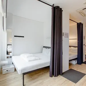 https://radzone-hostel.singapore-best-hotels.net